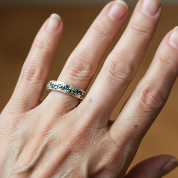 Zarte handwerkliche Gold Ring