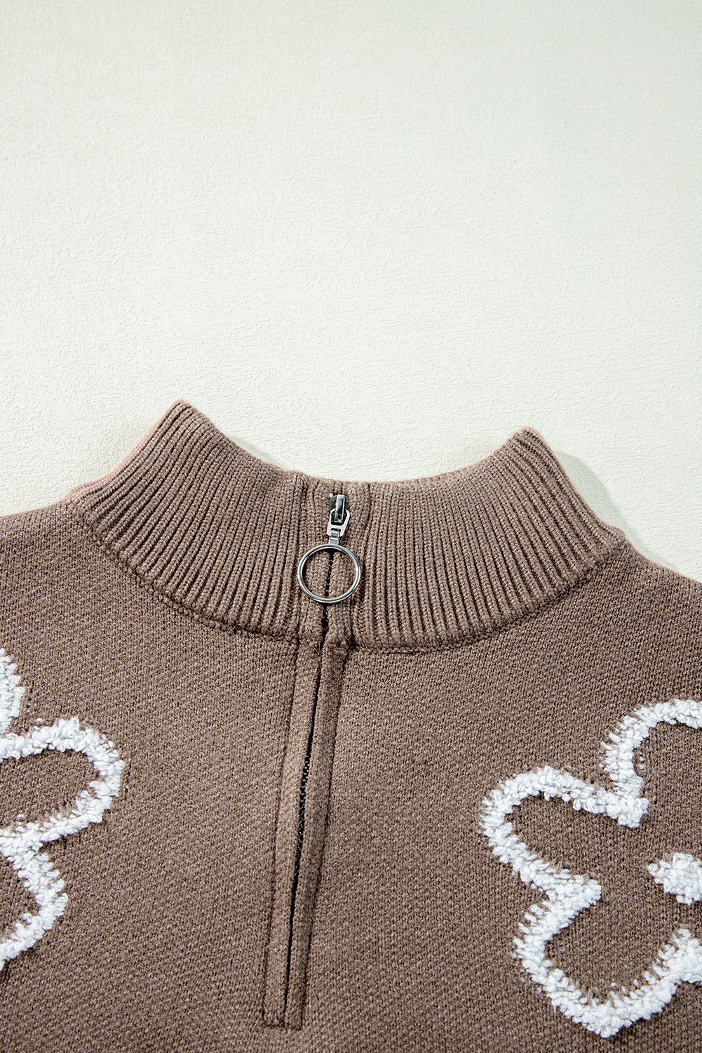 Klassisch gestaltete Pullover