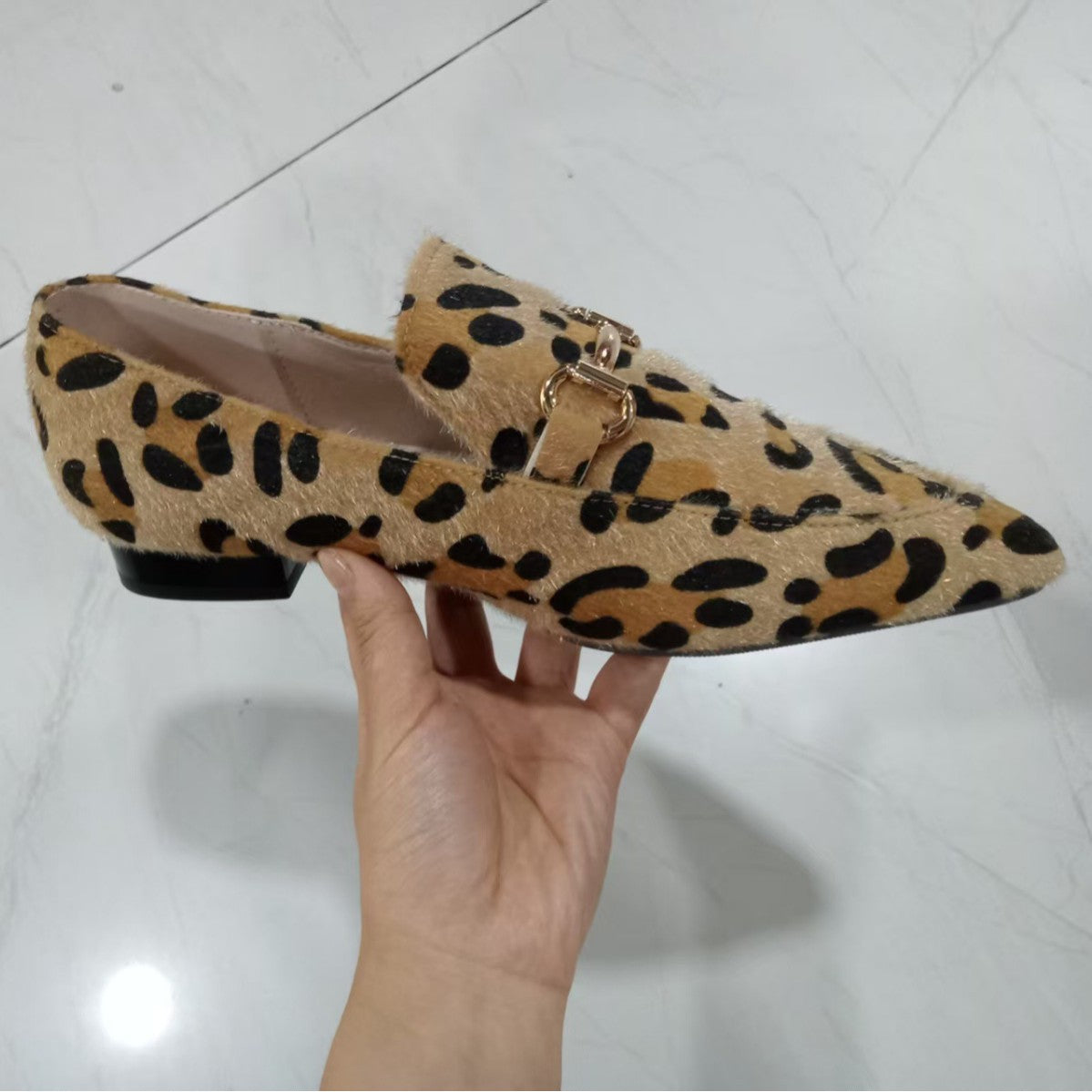 Klassische Orthopädische Schuhe mit zeitlosem Stil