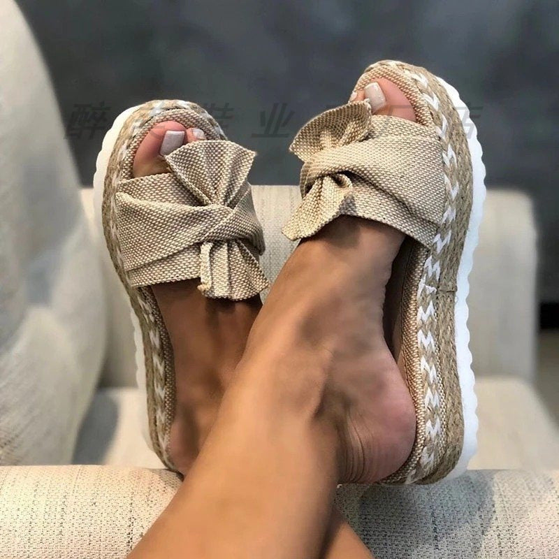 Anmutige Orthopädische Sandalen für modernen Look