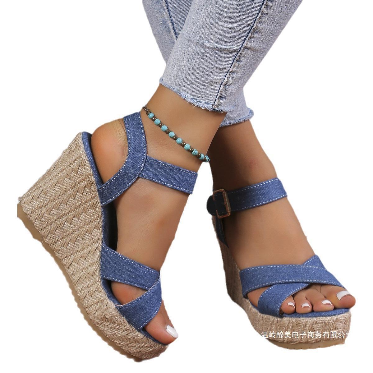 Schicke Orthopädische Sandalen mit einzigartigem Design