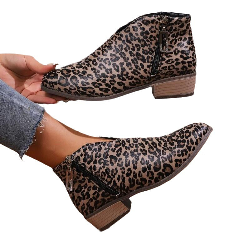 Schicke Orthopädische Stiefel mit einzigartigem Design