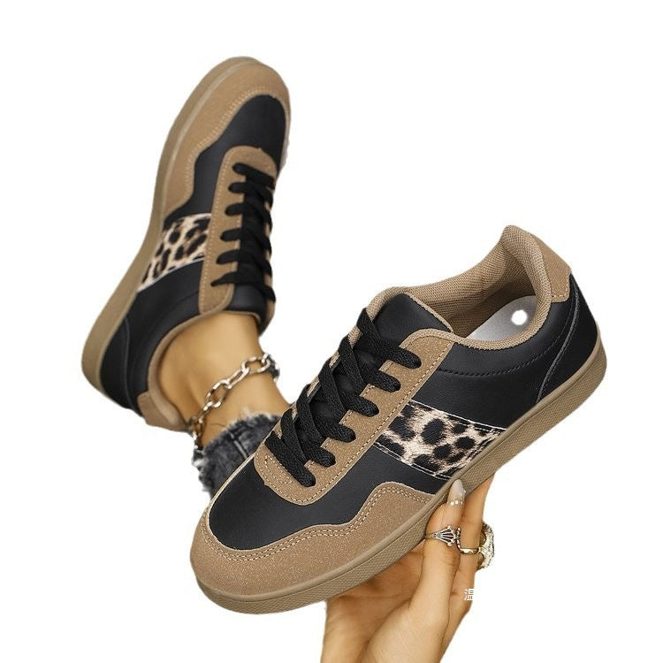 Klassische Orthopädische Schuhe mit zeitlosem Stil
