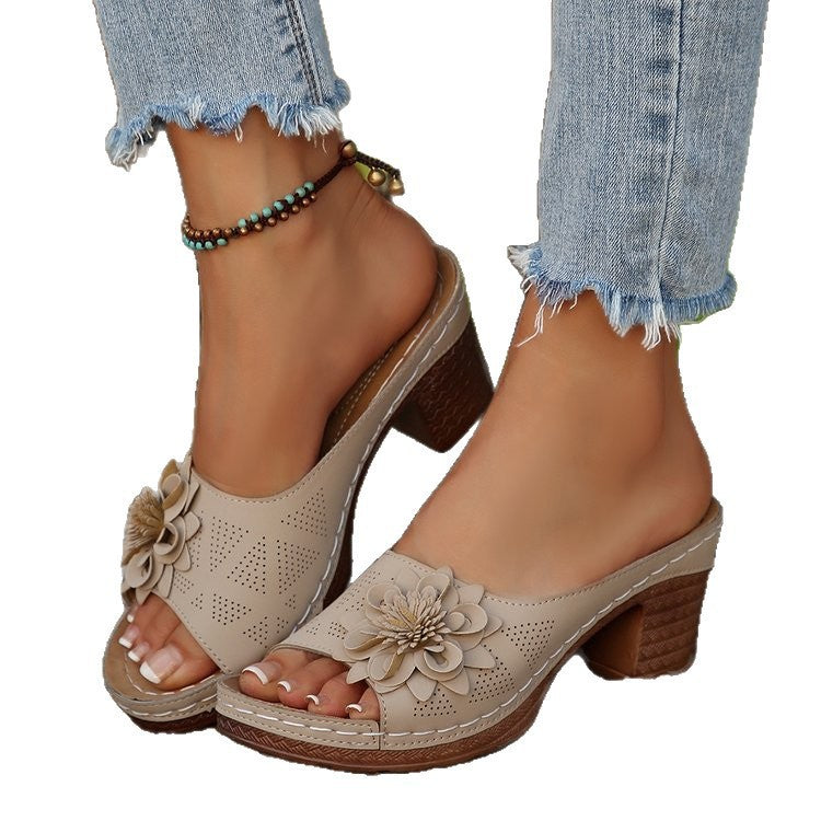 Anmutige Orthopädische Sandalen für modernen Look