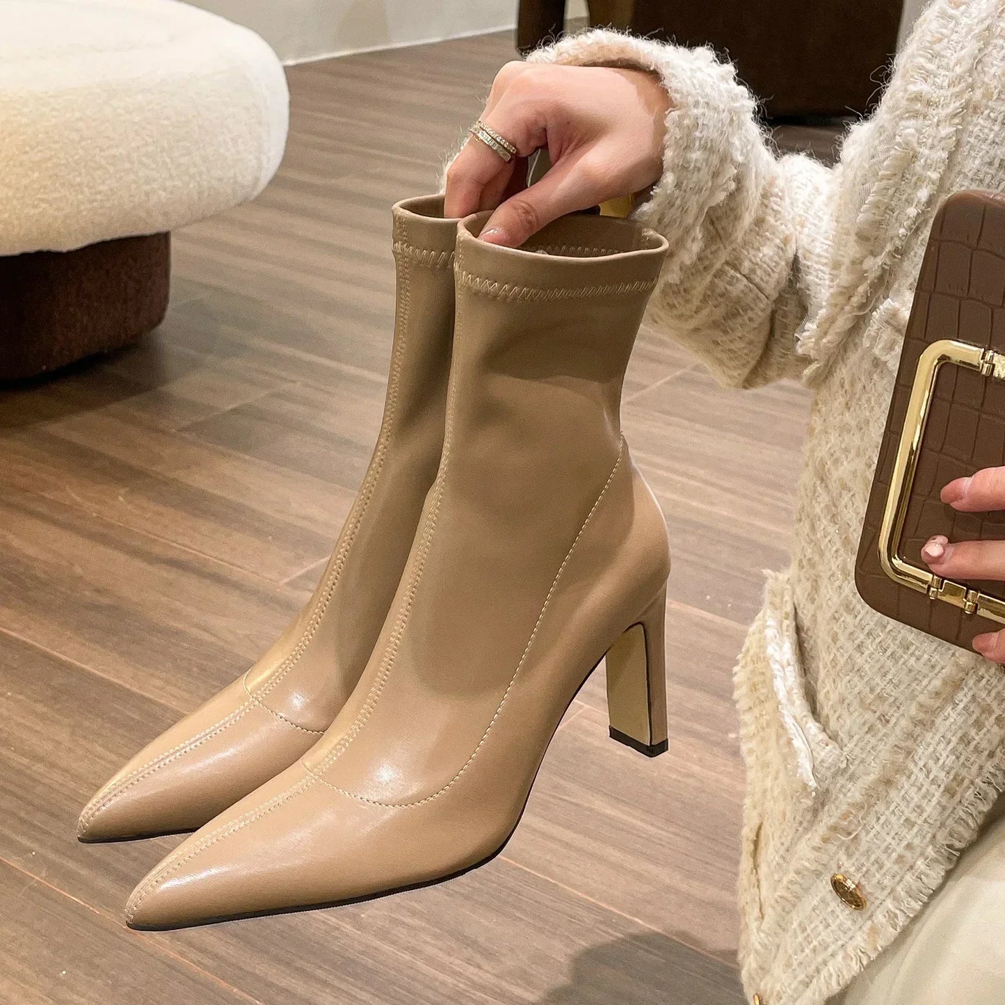 Maßgeschneiderte und bequeme orthopädische Stiefel