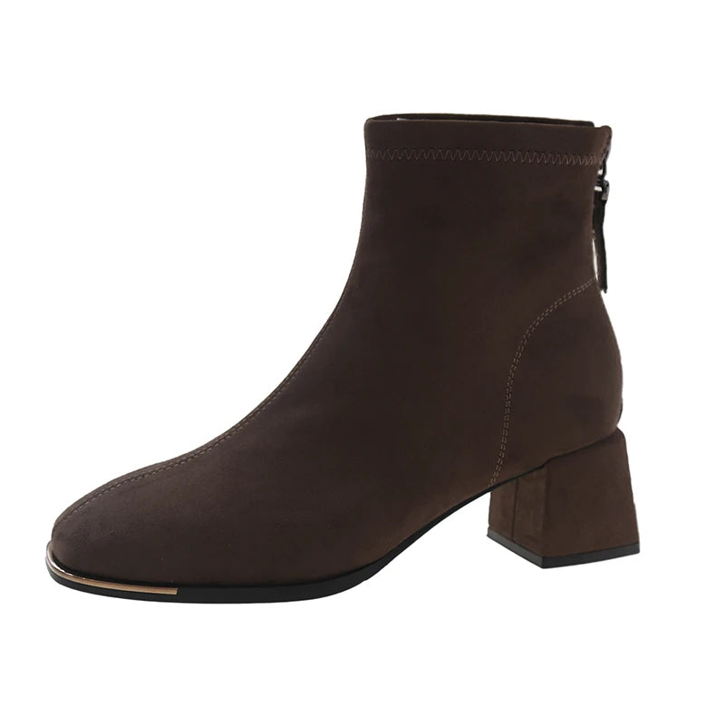 Maßgeschneiderte und bequeme orthopädische Stiefel