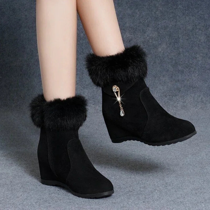 Lässige und stützende orthopädische Stiefel