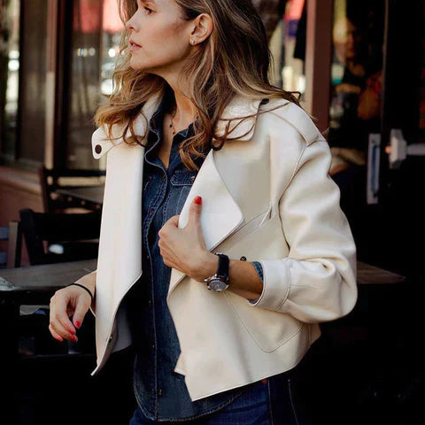 Klassisch gestaltete Jacke