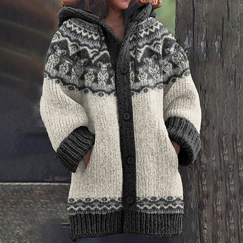 Wunderschön gefertigte Strickjacke