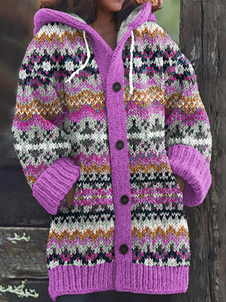 Klassisch gestaltete Strickjacke