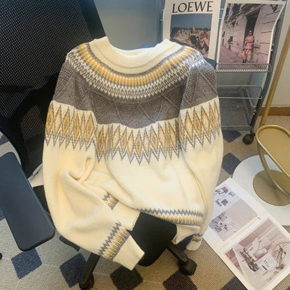 Anmutig gestaltete Pullover