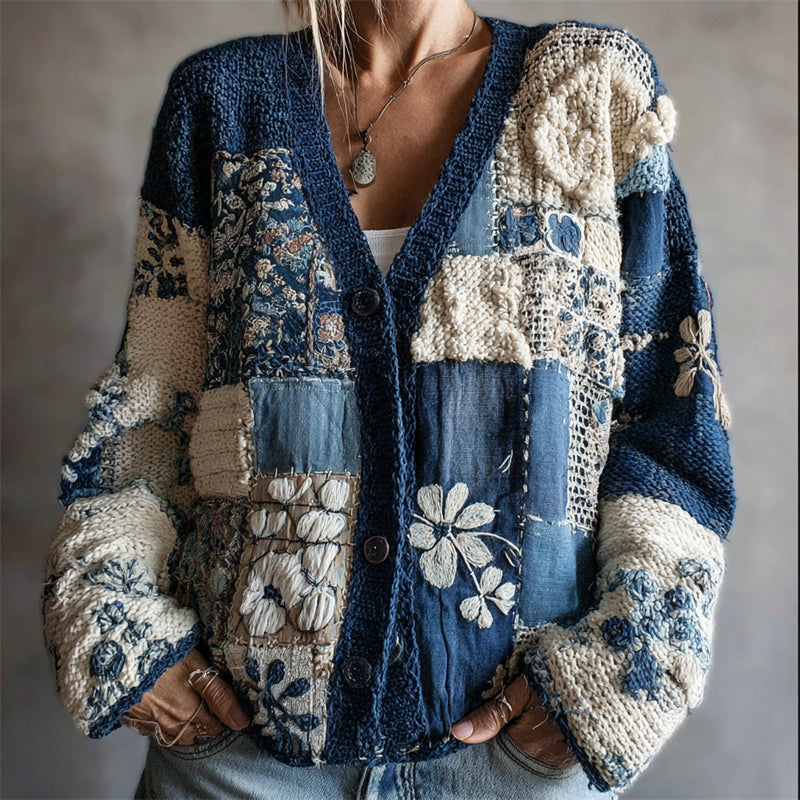 Klassisch gestaltete Strickjacke