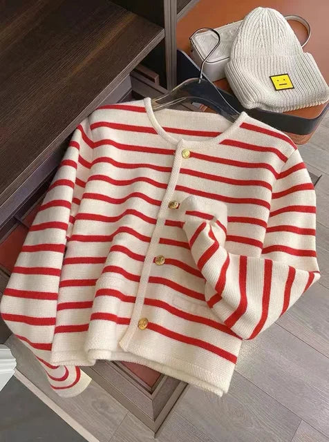 Anmutig gestaltete Pullover