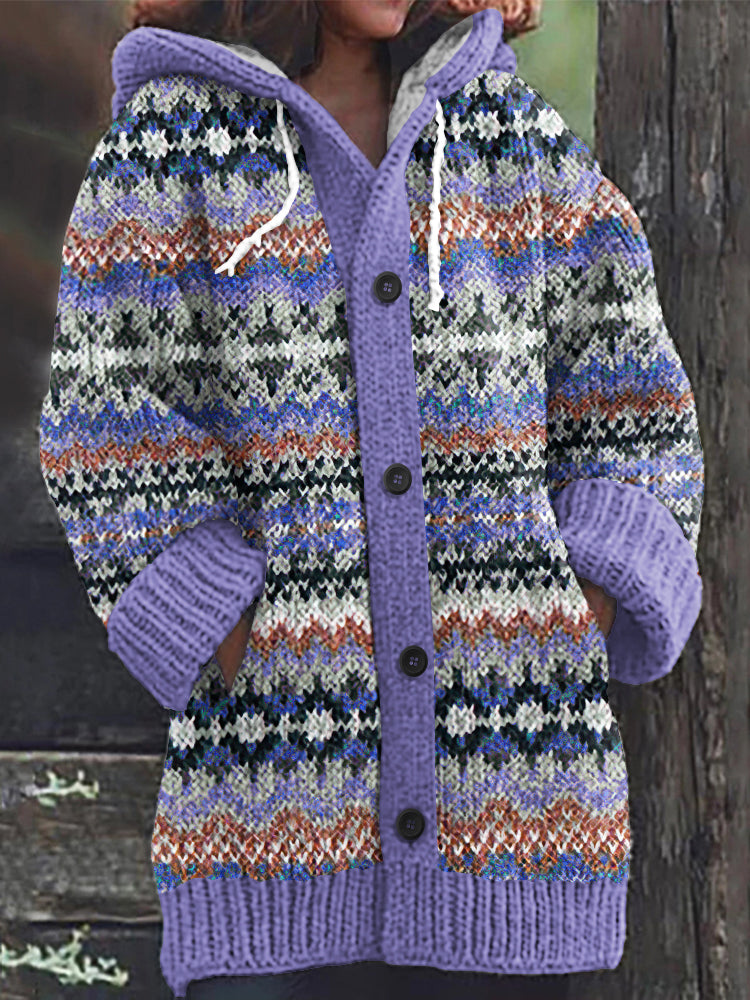 Klassisch gestaltete Strickjacke