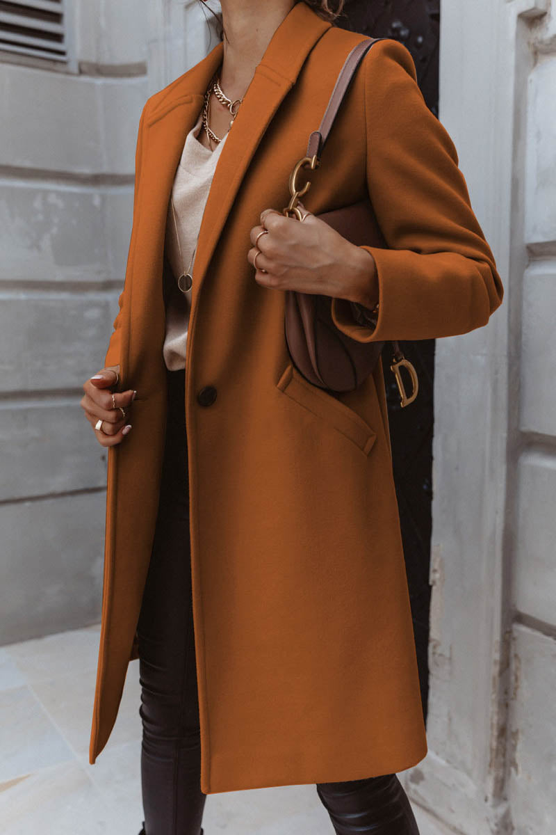 Klassisch gestaltete Jacke