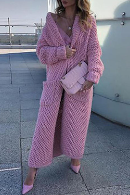 Klassisch designte Strickjacke