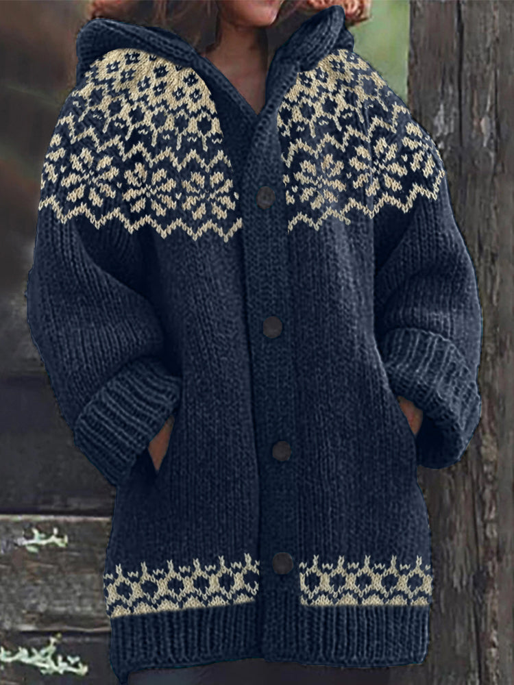 Wunderschön gefertigte Strickjacke