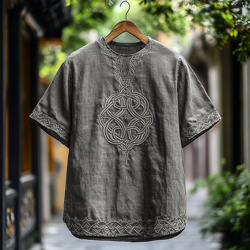 Klassisch gestaltete T-Shirt