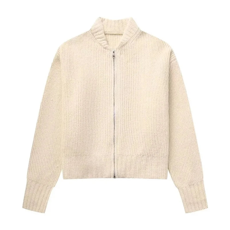 Durchdacht gestaltete Strickjacke