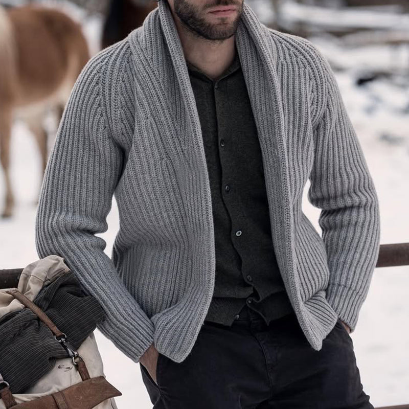 Anmutig gestaltete Strickjacke