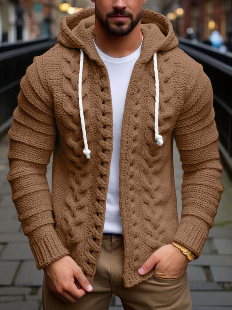 Wunderschön gefertigte Strickjacke