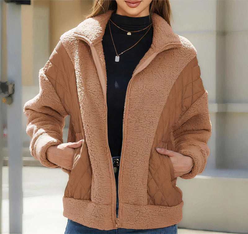 Klassisch gestaltete Jacke