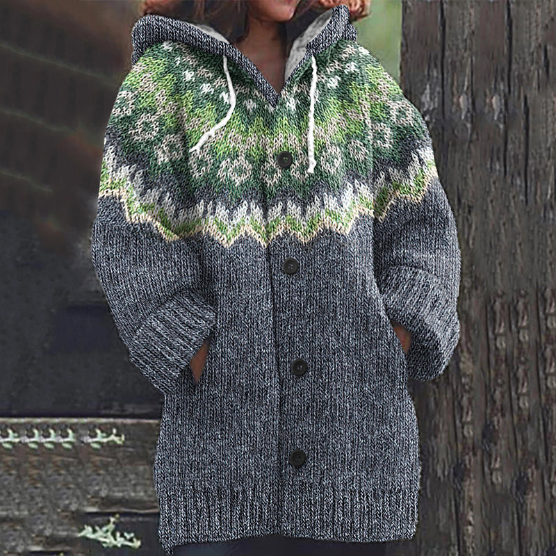 Klassisch gestaltete Strickjacke