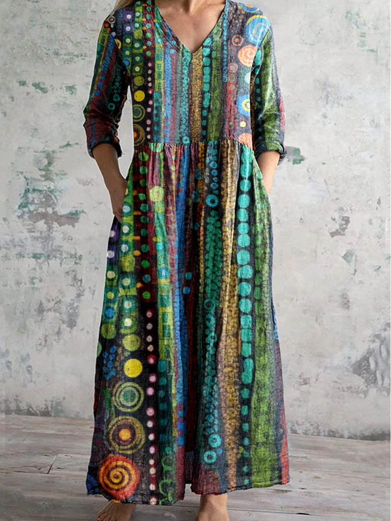Klassisch gestaltete Kleid