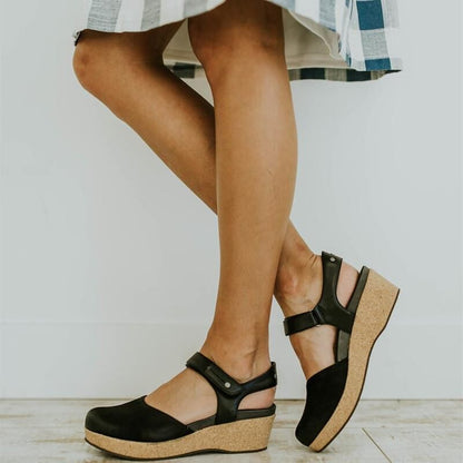 Anmutige Orthopädische Sandalen für modernen Look