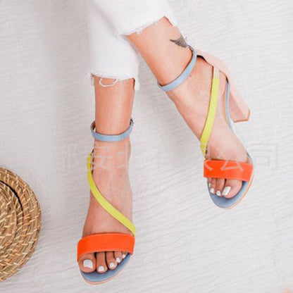 Anmutige Orthopädische Sandalen für modernen Look