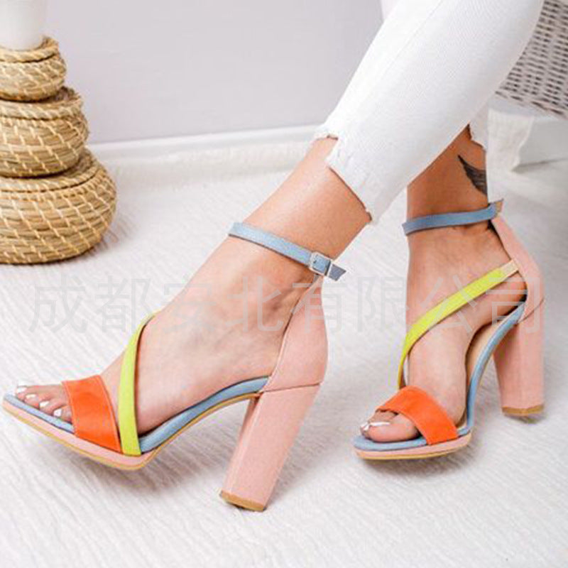 Anmutige Orthopädische Sandalen für modernen Look