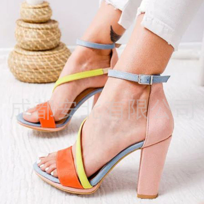 Anmutige Orthopädische Sandalen für modernen Look