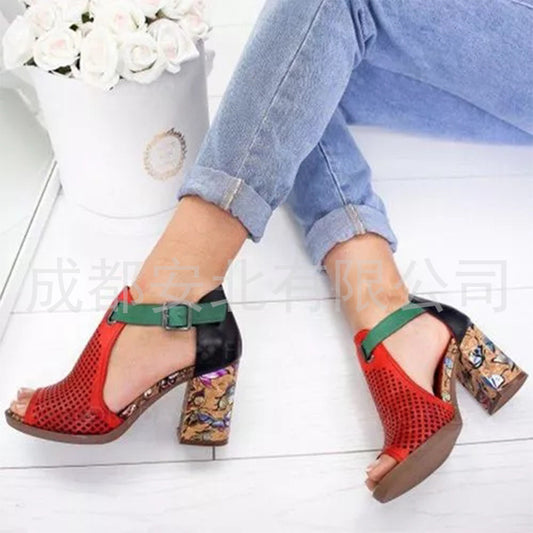 Schicke Orthopädische Sandalen mit einzigartigem Design