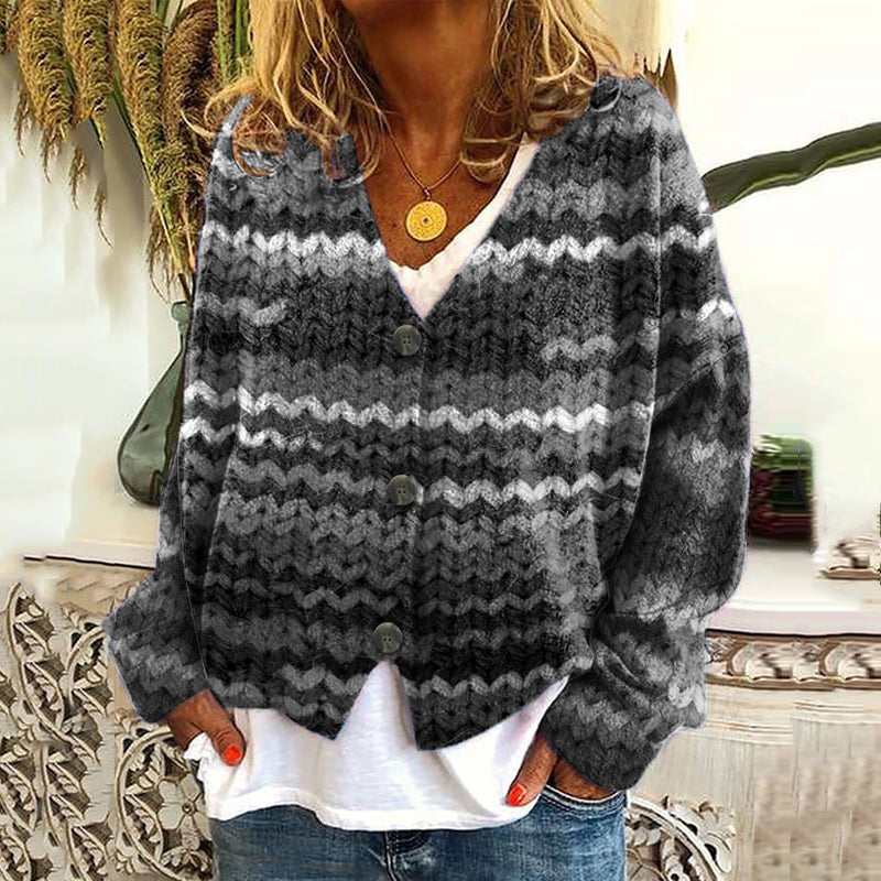 Klassisch gestaltete Strickjacke