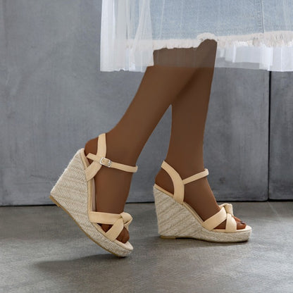 Klassische Orthopädische Sandalen mit zeitlosem Stil