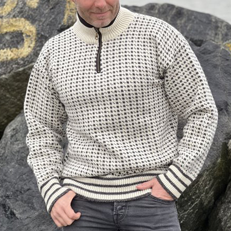 Klassisch gestaltete Pullover