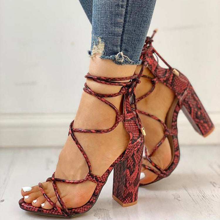 Schicke Orthopädische Sandalen mit einzigartigem Design