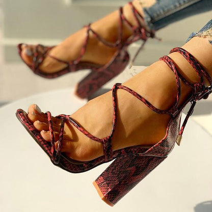 Schicke Orthopädische Sandalen mit einzigartigem Design