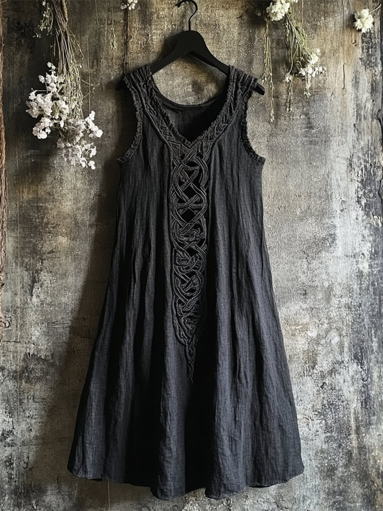 Klassisch gestaltete Kleid