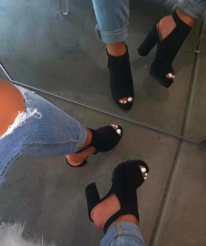 Anmutige Orthopädische Sandalen für modernen Look