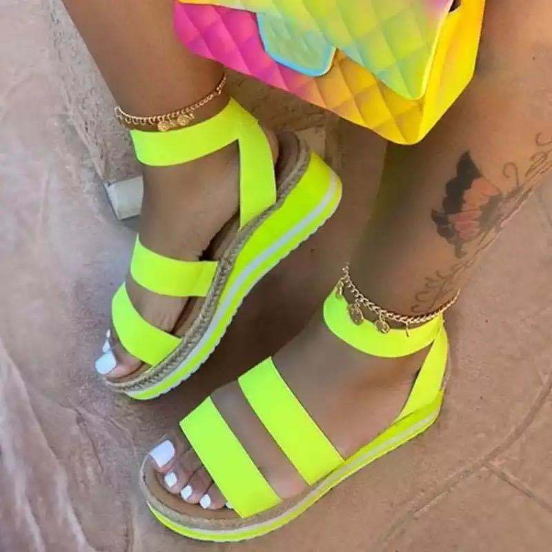 Anmutige Orthopädische Sandalen für modernen Look