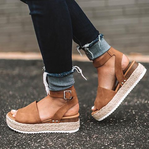 Anmutige Orthopädische Sandalen für modernen Look