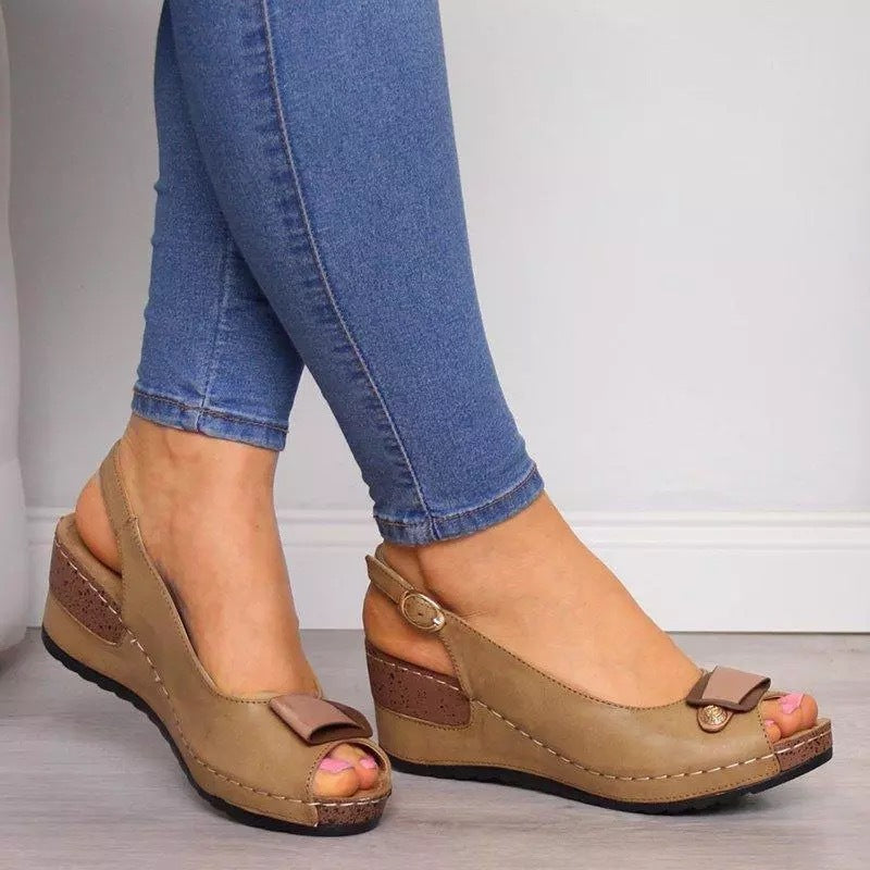 Klassische Orthopädische Sandalen mit zeitlosem Stil