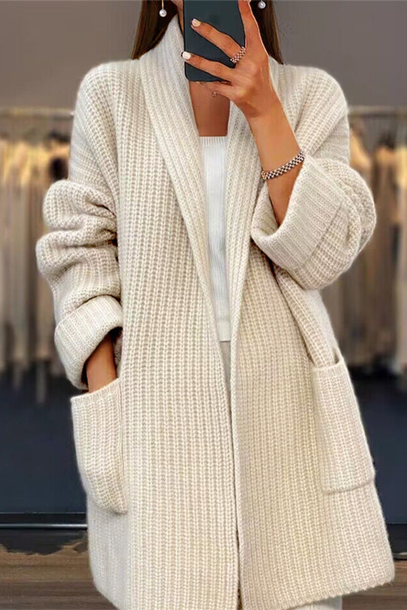 Übergroße Strickjacke mit aufgesetzten Taschen