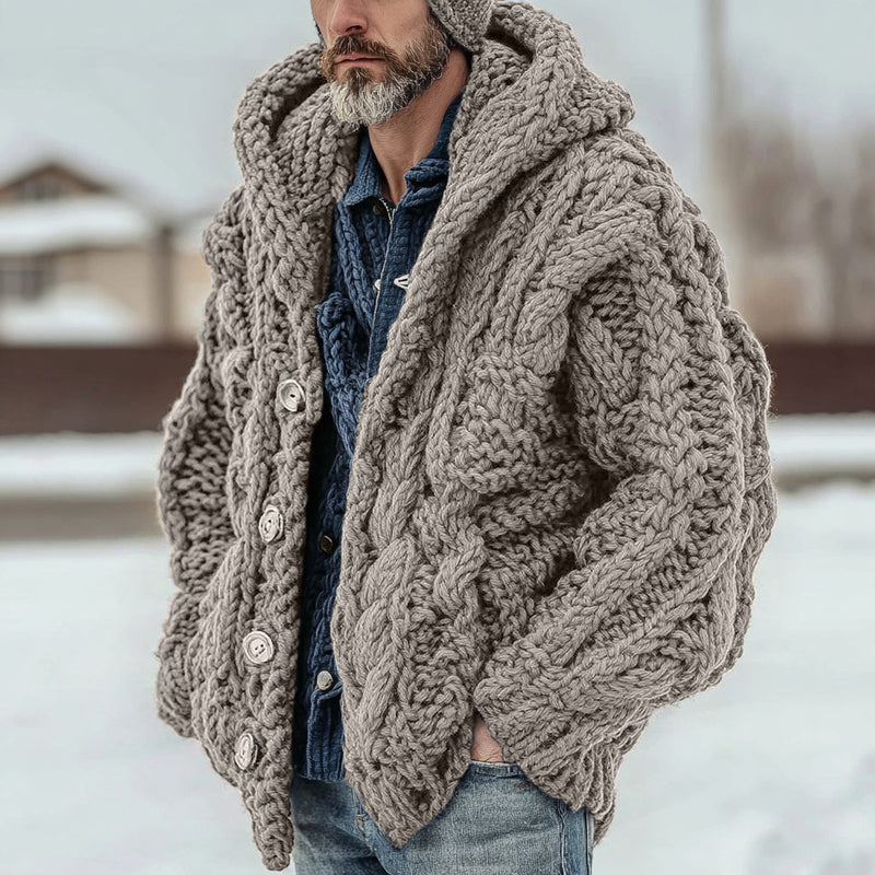 Klassisch gestaltete Strickjacke