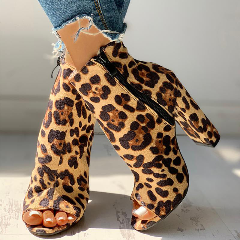 Klassische Orthopädische Stiefel mit zeitlosem Stil