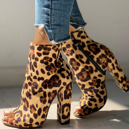 Klassische Orthopädische Stiefel mit zeitlosem Stil