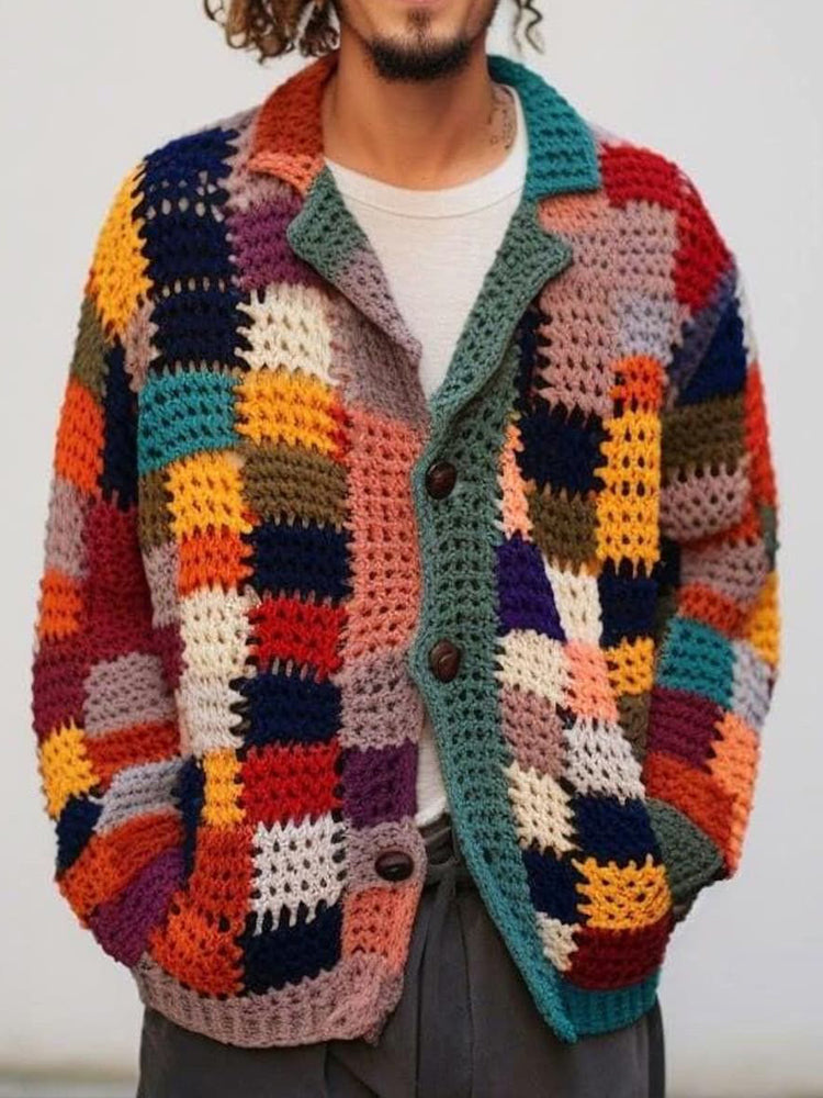 Durchdacht gestaltete Strickjacke