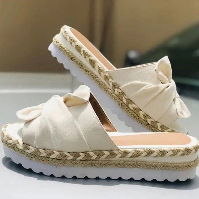 Anmutige Orthopädische Sandalen für modernen Look