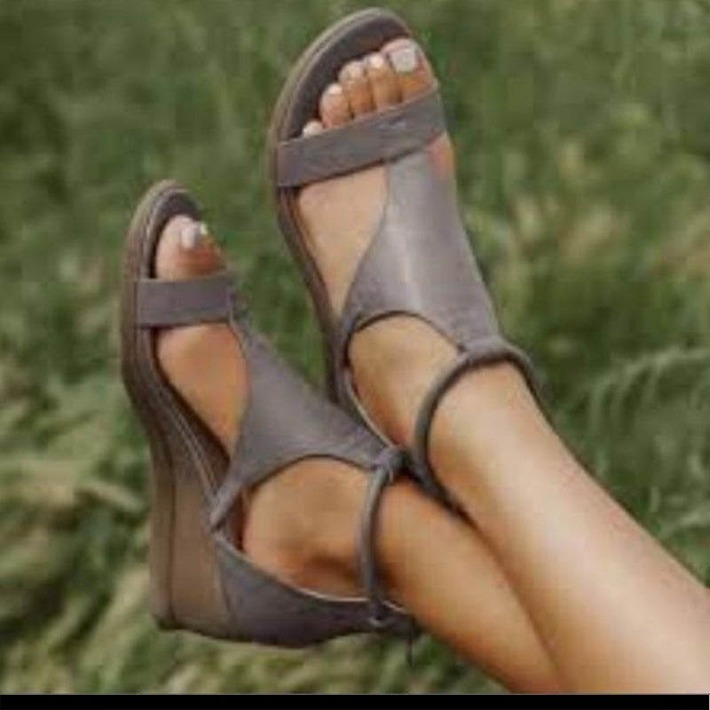 Anmutige Orthopädische Sandalen für modernen Look